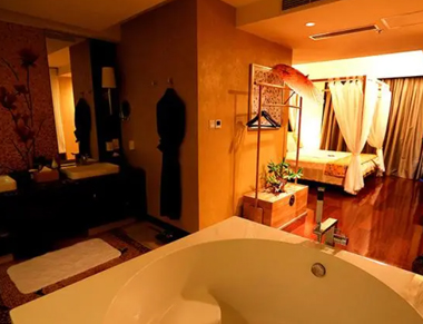 山西养生会所的黄昏恋：当爱情遇上八十岁